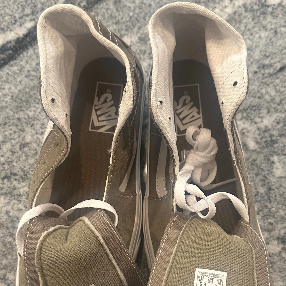 Vans Women's Sneakers in Tan and White🏃 - Picture 3 of 4